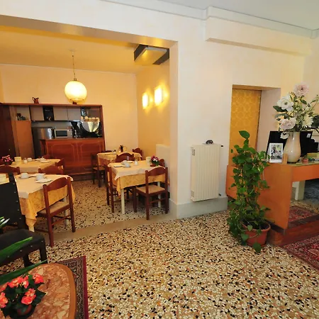 Sant'anna Hotel *