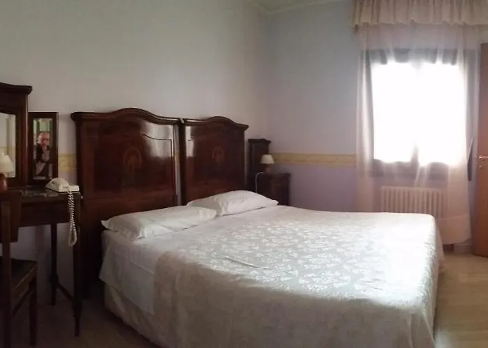 Sant'anna Hotel *